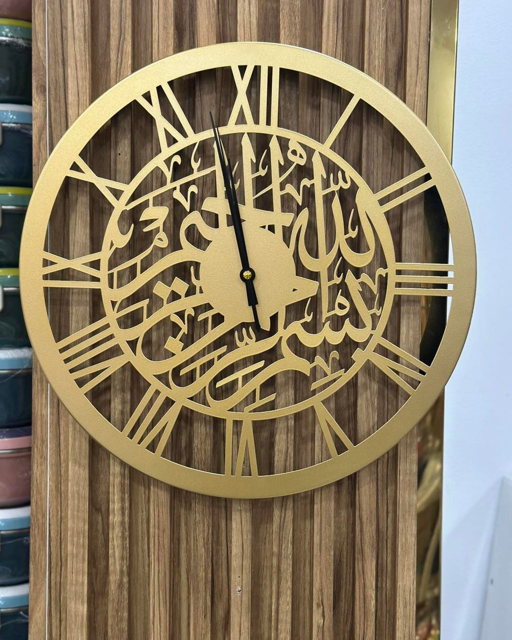 ساعة جدارية