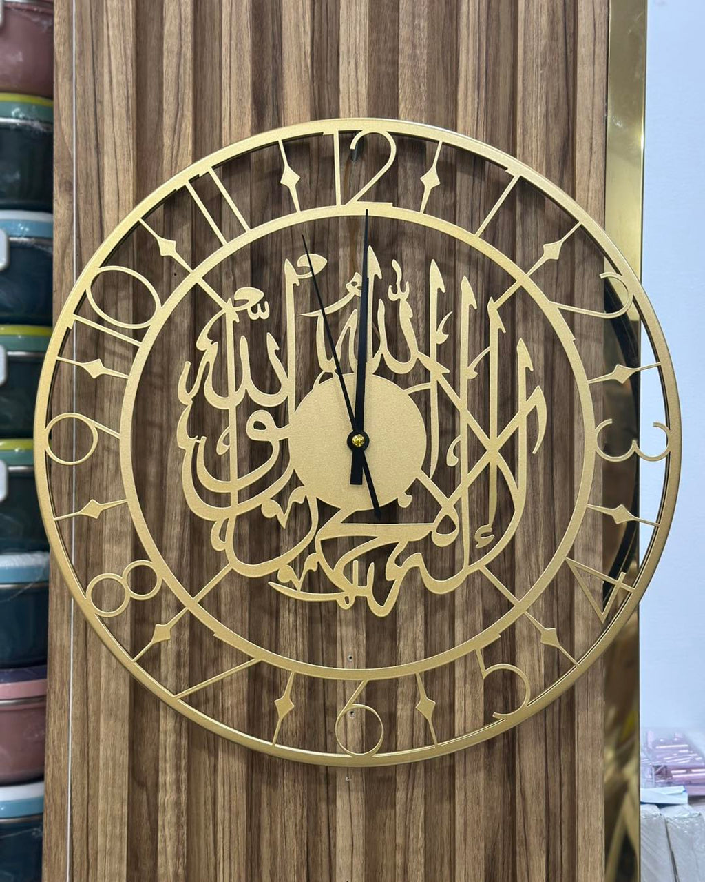 ساعة جدارية