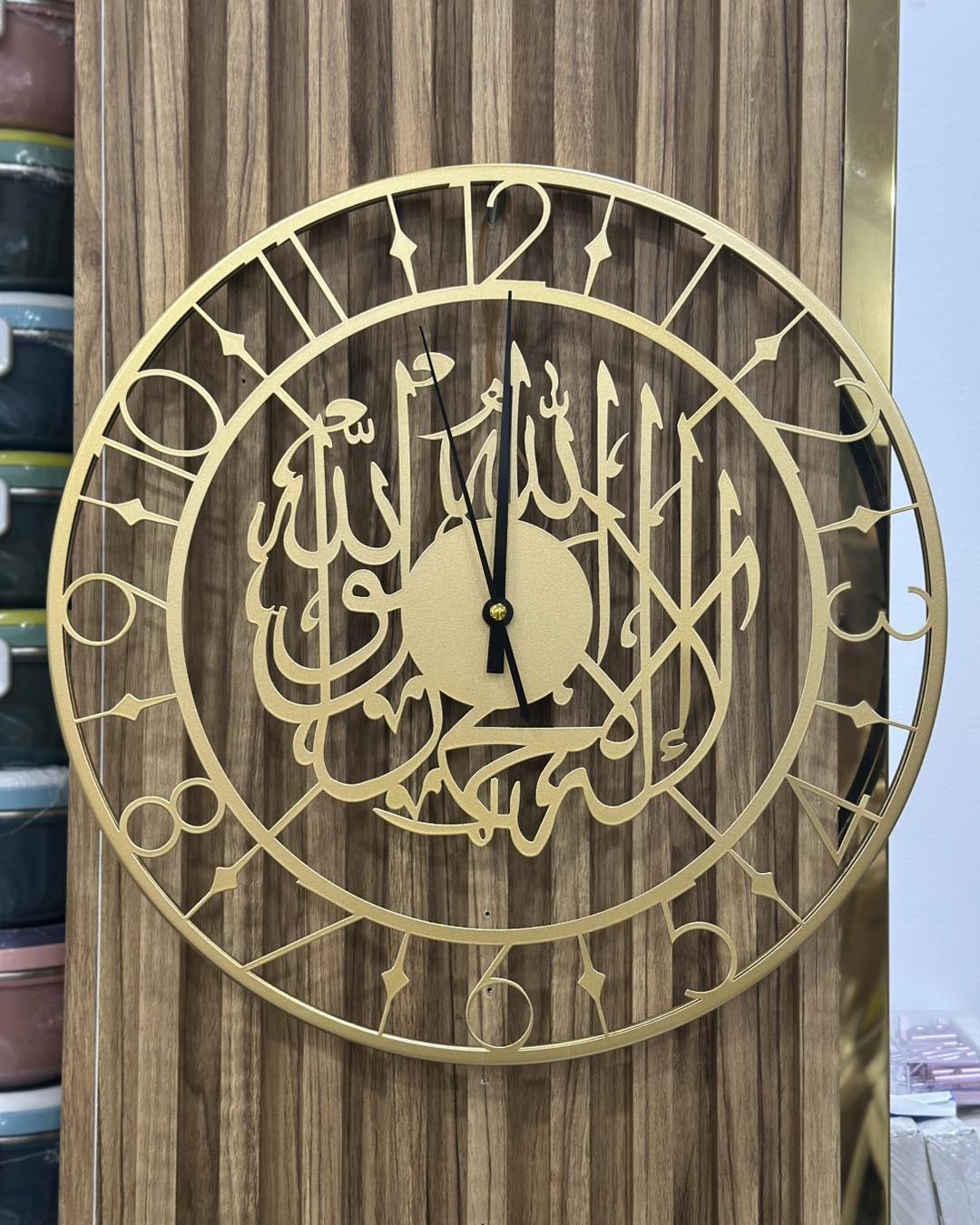 ساعة جدارية