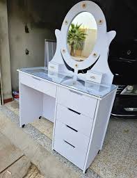 Table Coiffeuse